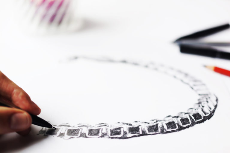 esquisses du bijou du mois de mai